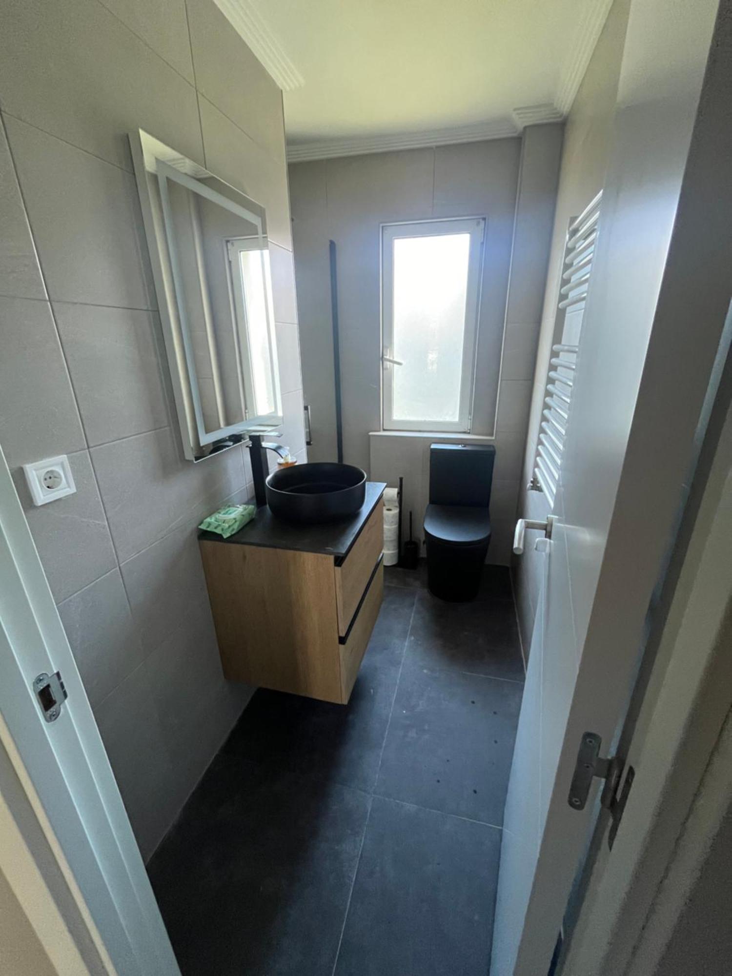 Piso A Un Paso Centro Con Zona Aparcamiento Gratuita *